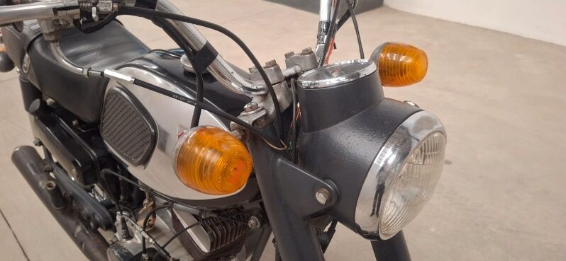 
								Original Condition 1967-1970 Kawasaki 125 B1 full									